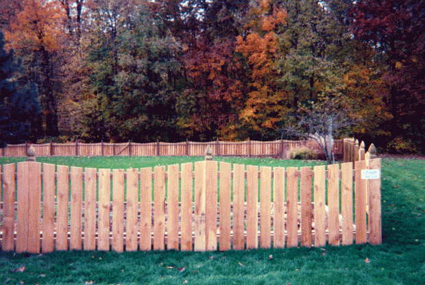 Concave space picket fence