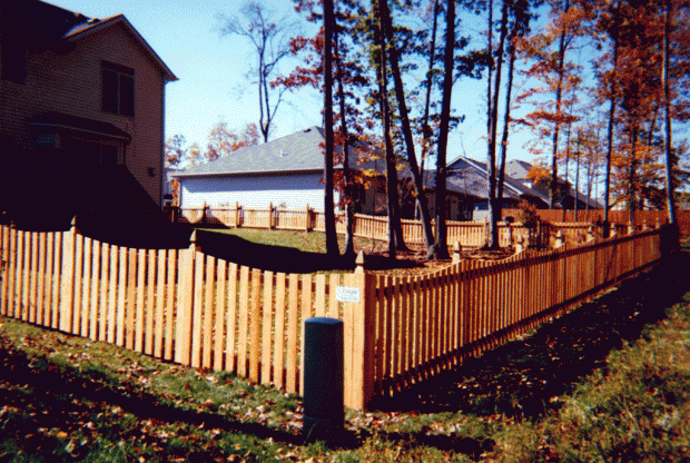 Concave space picket fence