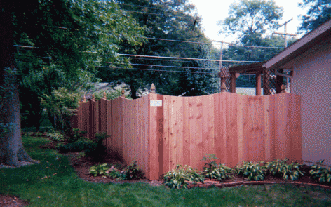 Concave privacy fence