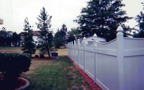Vinyl Lakeland-style concave fence