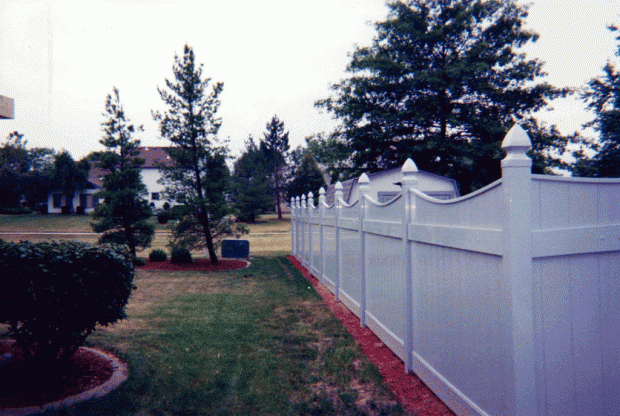 Vinyl Lakeland-style concave fence