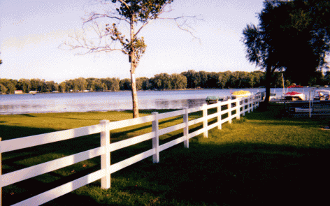 Vinyl 3-rail fence