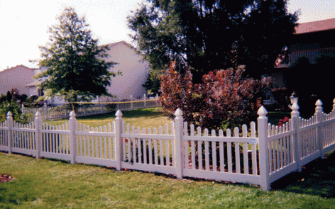 Vinyl Potomac-style fence