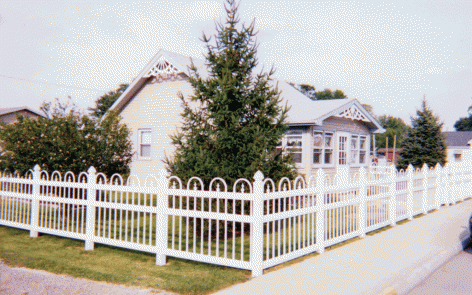 Vinyl Exeter-style fence