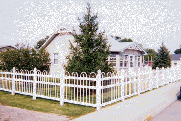 Vinyl Exeter-style fence