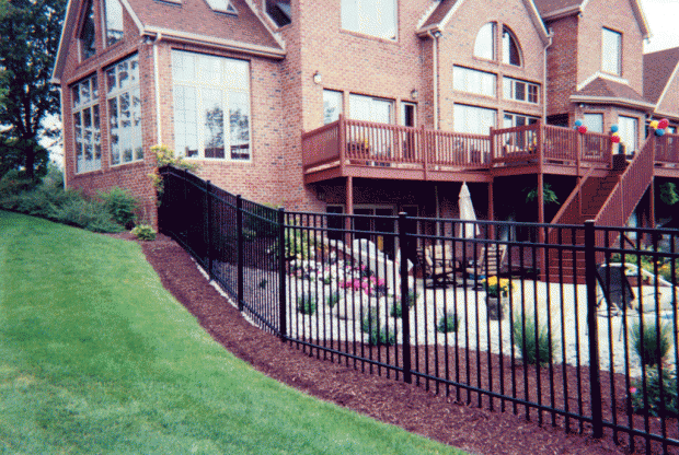 Aluminum 3-rail flat top fence