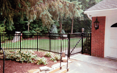 Aluminum 3-rail flat top fence