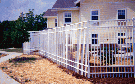 Aluminum 4-rail flat top fence