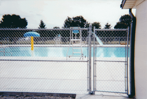 Galvanized chainlink fence